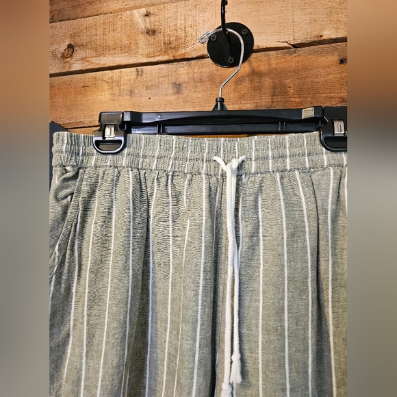 BeachLunchLounge Women's Green Linen Margot Stripes Capri Pants Size L - Picture 4 of 16